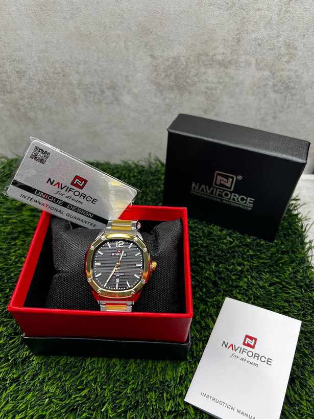 ساعت مردانه naviforce کدnf9243جنس بند استیل
